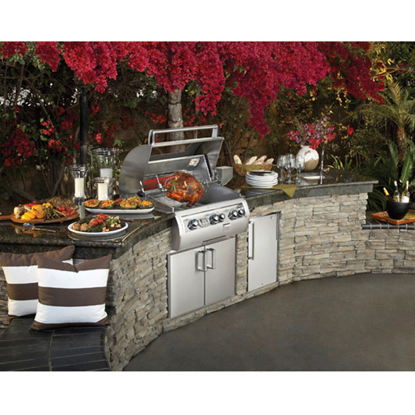 FM Echelon E790i Built-in Grill Lifestyle